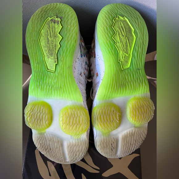 Lebron (XVII) 17 GS - Picture 6 of 7